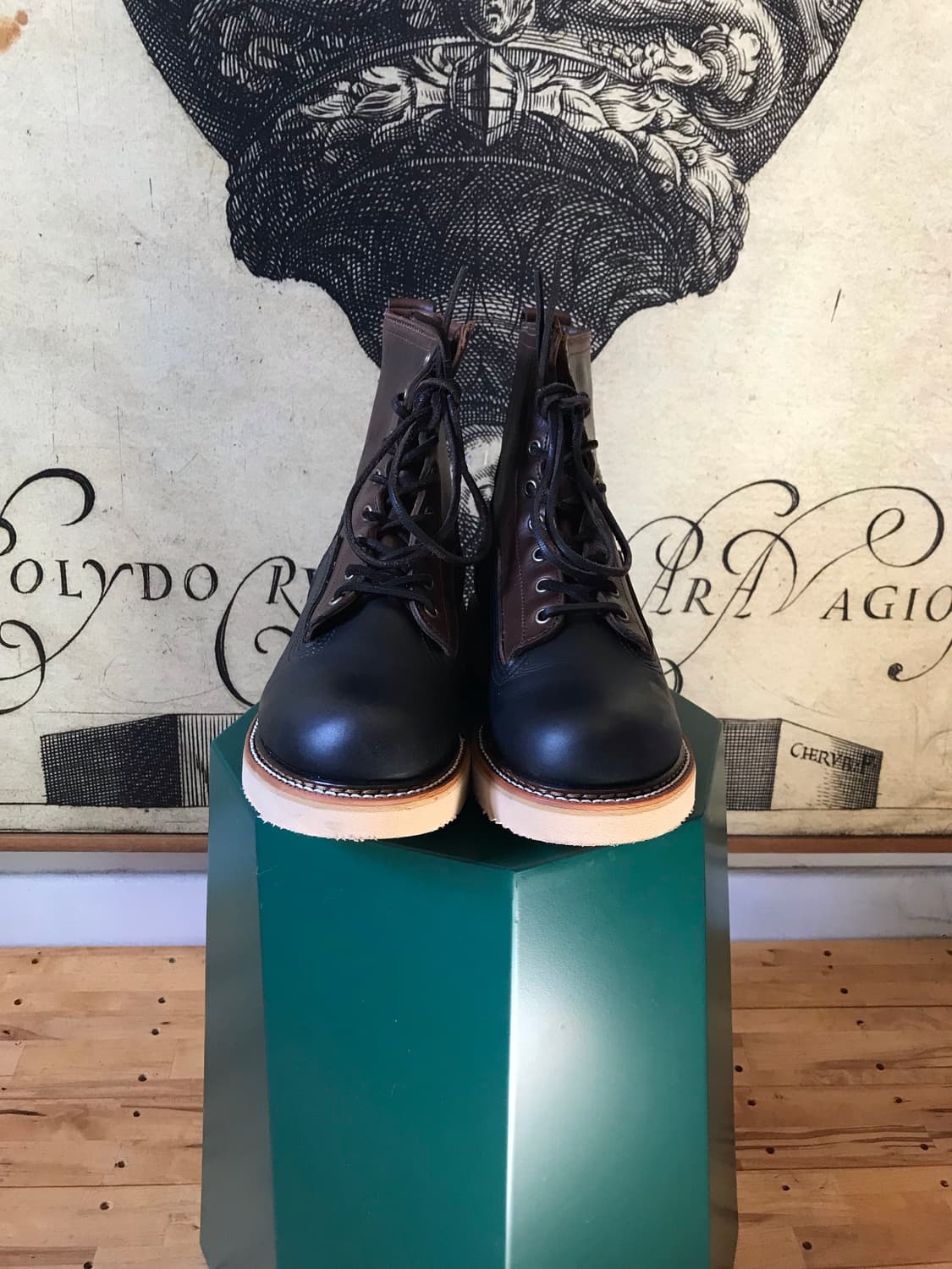 Thorogood x Eastlogue 크롬악셀 워크부츠 상품이미지3