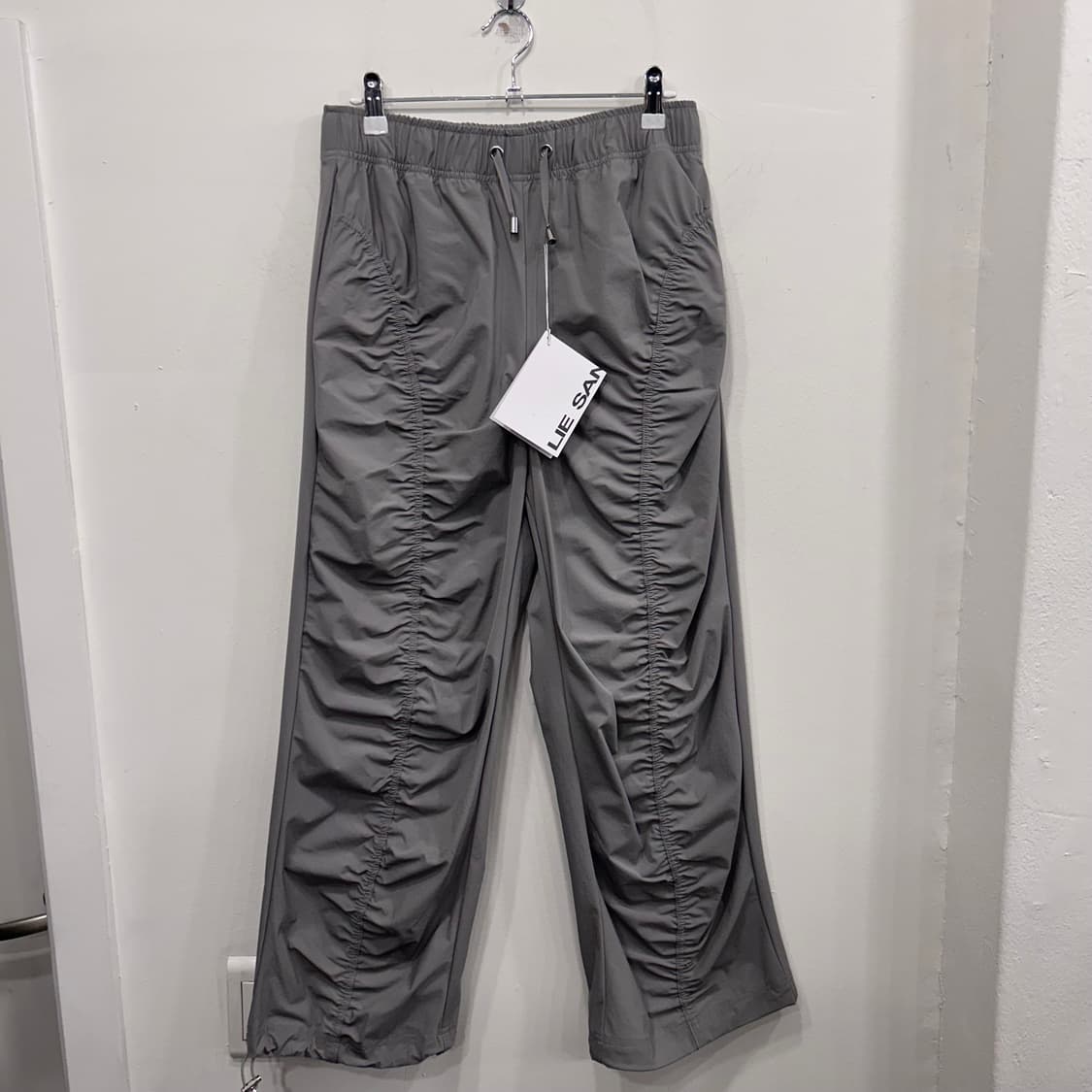 (새상품) 이상봉 컬랙션 스판덱스 나일론 셔링 트랙팬츠 상품이미지2