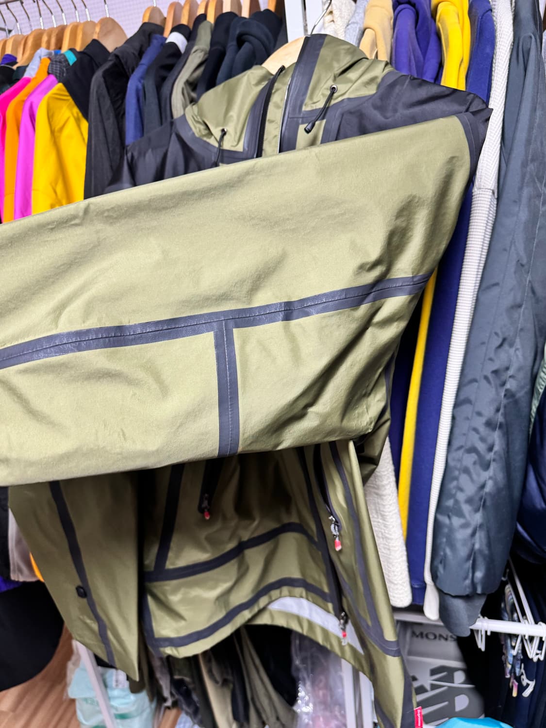 슈프림 x 노스페이스 서밋 시리즈 아우터 테이프 심 자켓 올리브 xl 상품이미지6