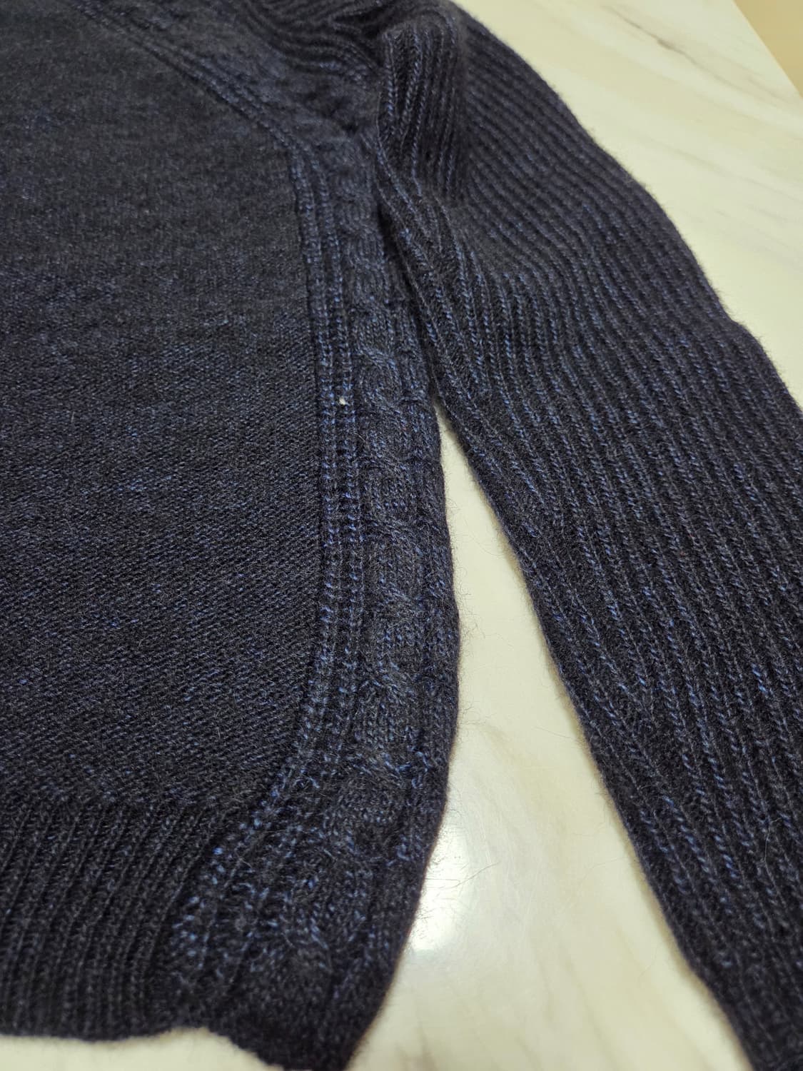 솔리드옴므 네이비 브이넥 니트 상품이미지6