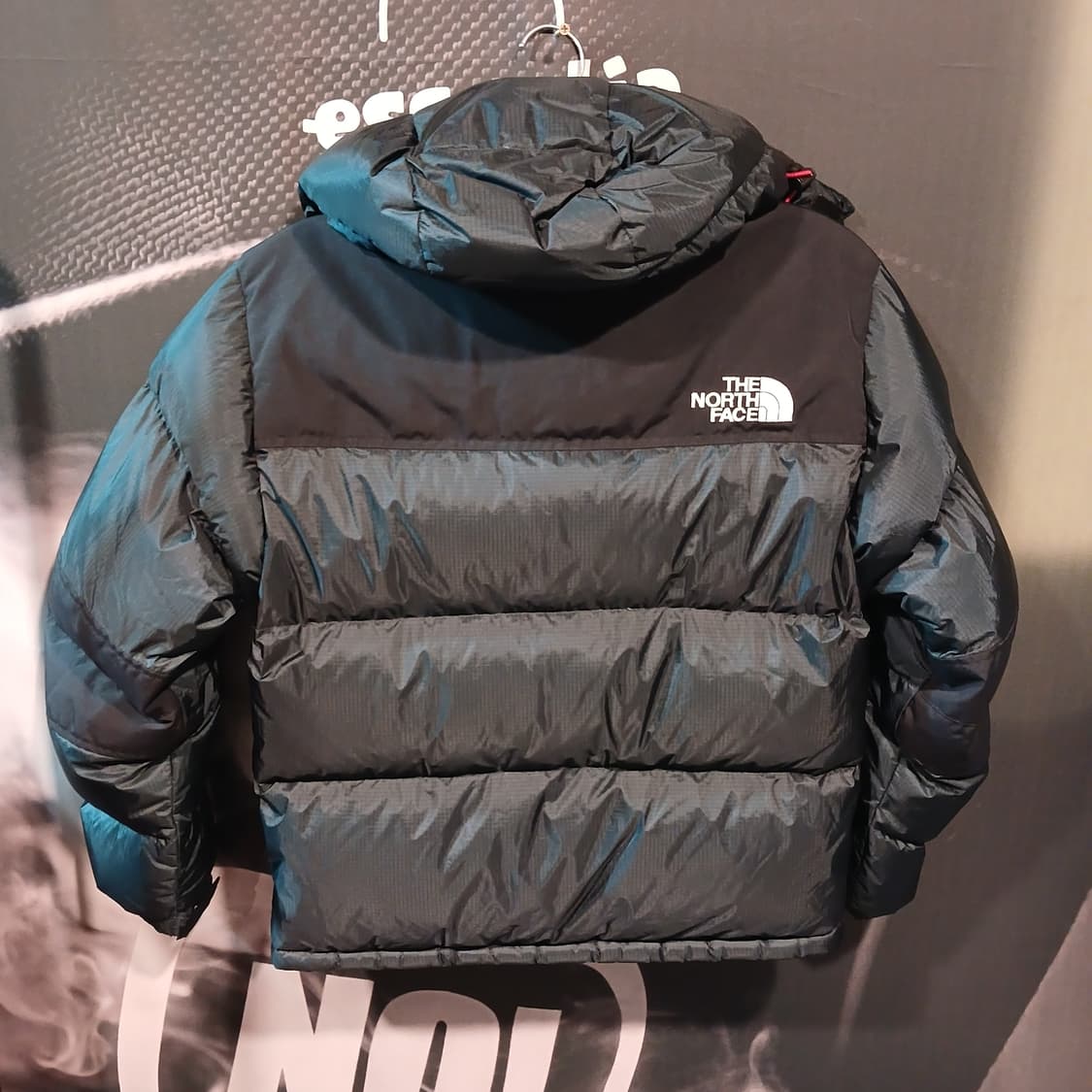 노스페이스 패딩 블랙 써밋시리즈 상품이미지2