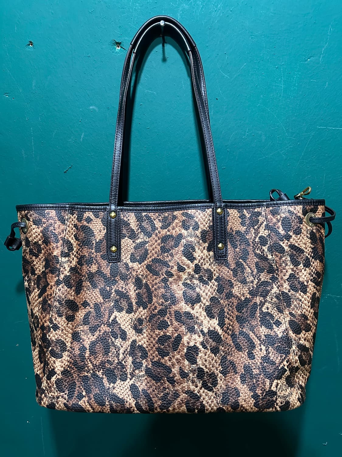 mcm 레오파드 숄더백 상품이미지3