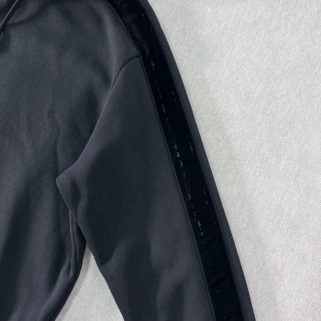 100 솔리드 옴므 벨벳 후드티 상품이미지4