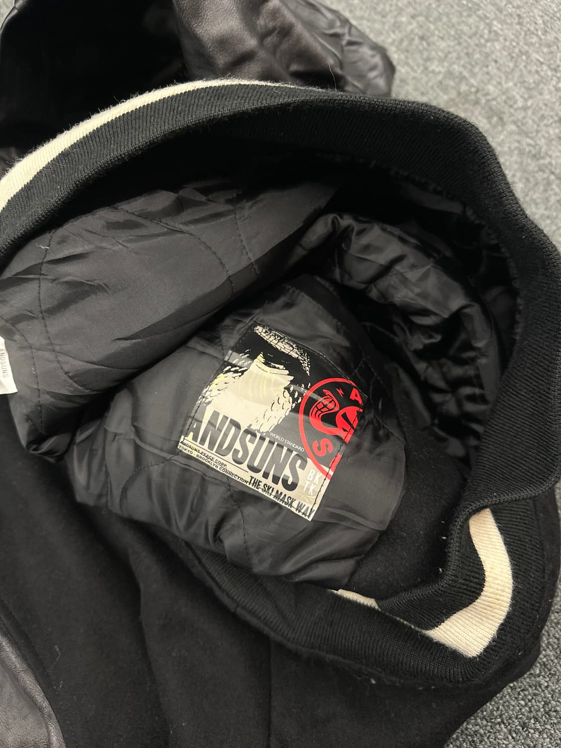 AND SUNS 자수 바시티자켓 레더암 블랙 상품이미지6