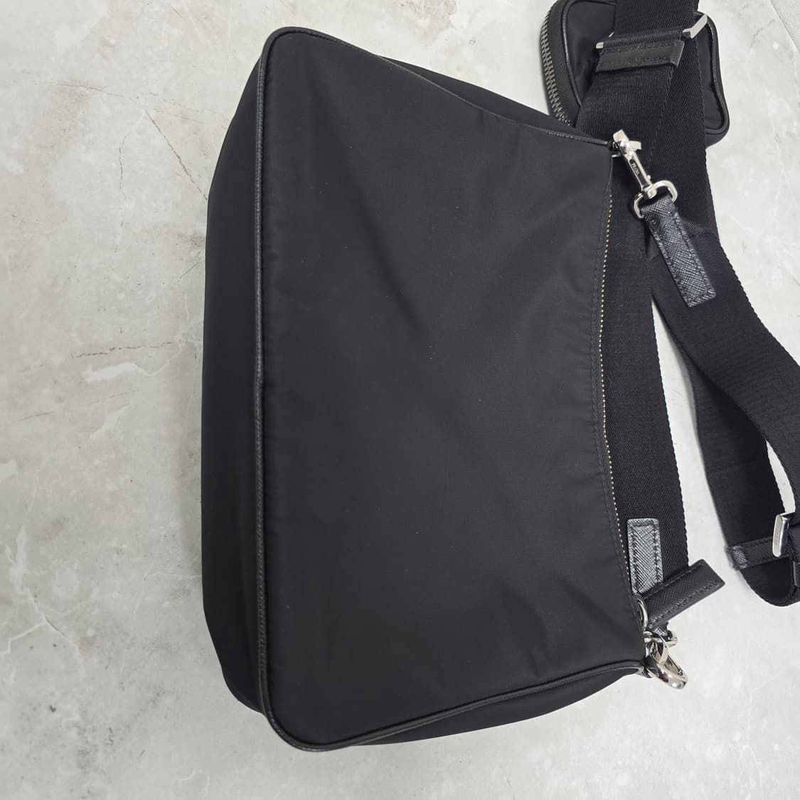 프라다 리나일론 크로스백 판매 상품이미지3