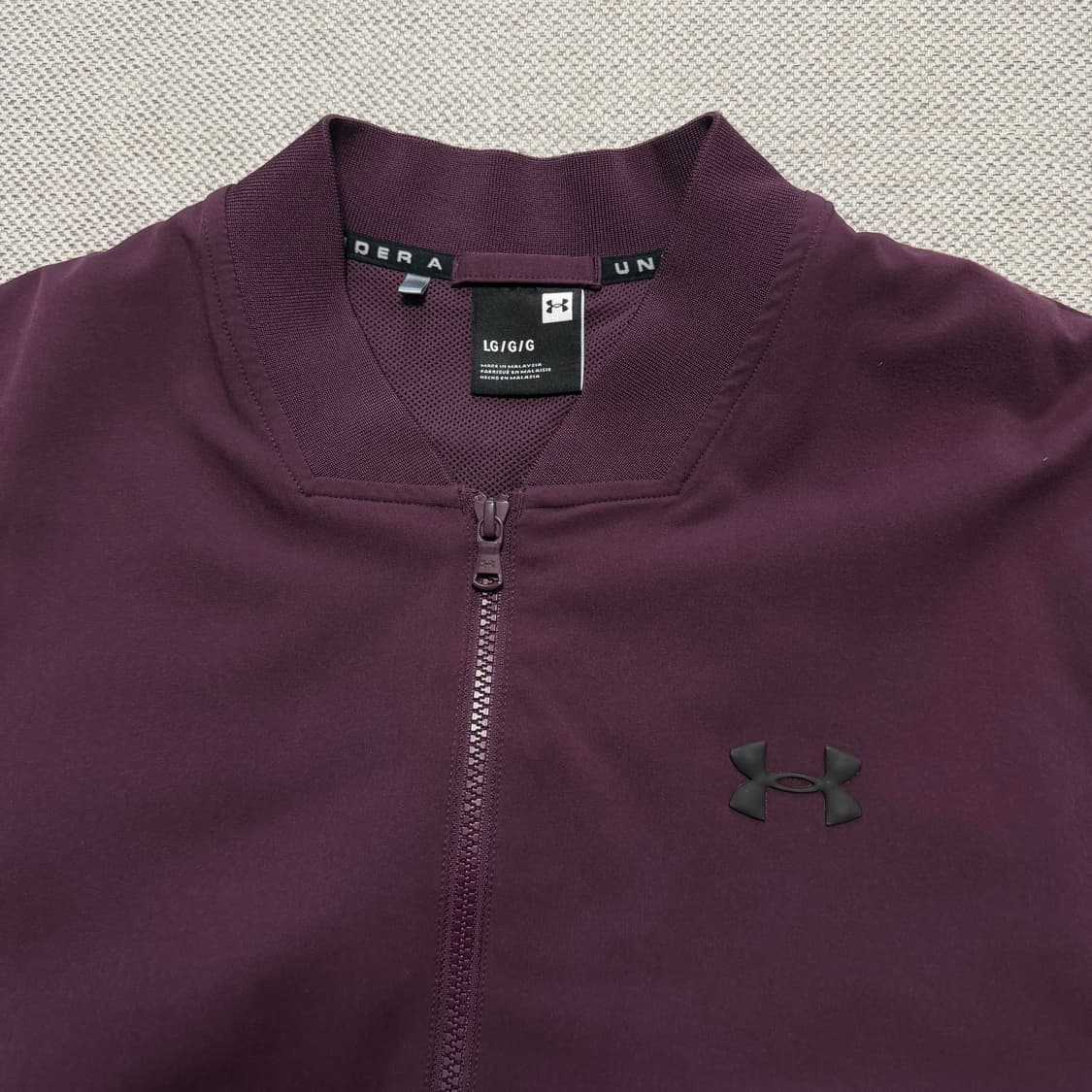 언더아머 엠보스 보머 자켓 상품이미지2