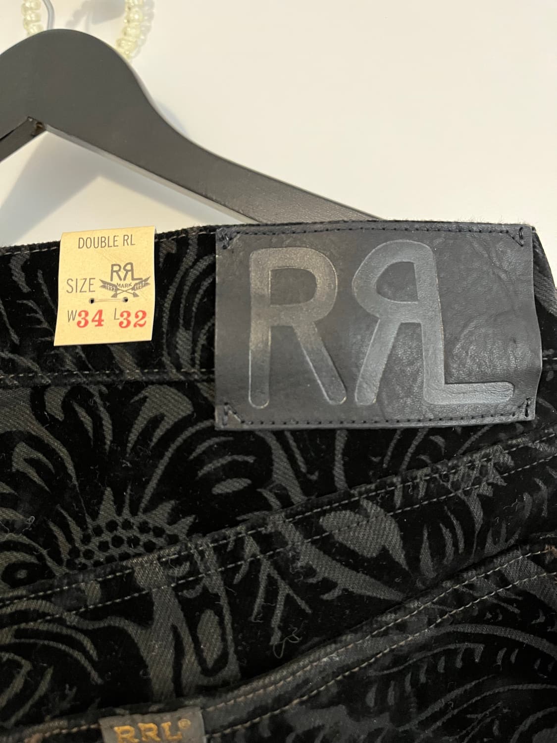 더블알엘 RRL 하이 슬림 블랙 피치드 진 12온스 데님 블랙 플로럴 상품이미지1