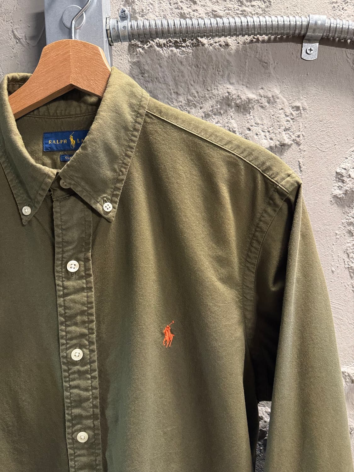 M 폴로 랄프로렌 POLO 클래식핏 버튼다운 셔츠 올리브카키 상품이미지3