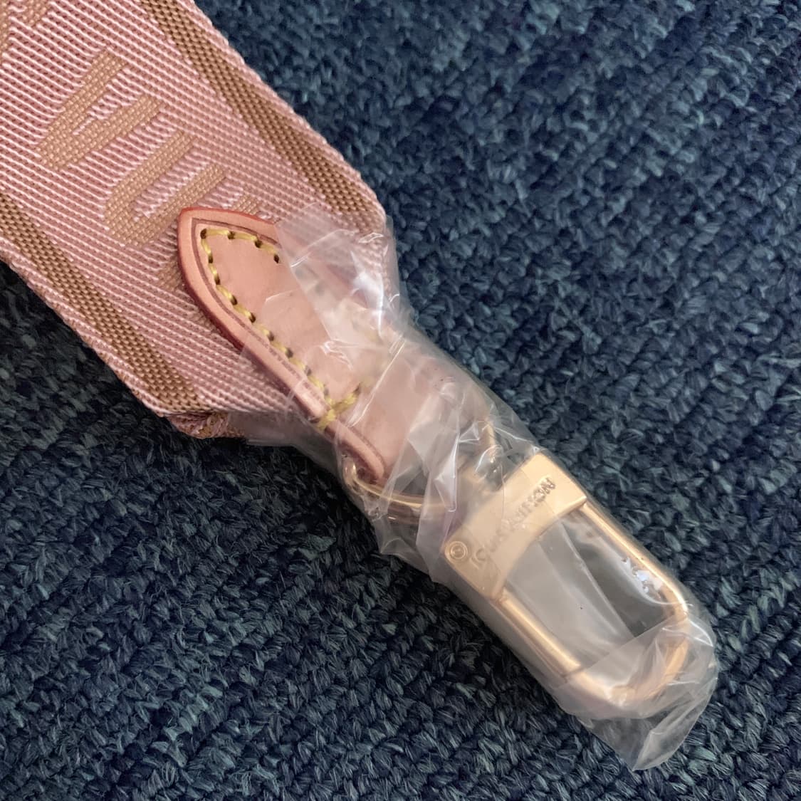 루이비통 멀티 포쉐트 악세수아 로즈 핑크 스트랩 가방끈 상품이미지6