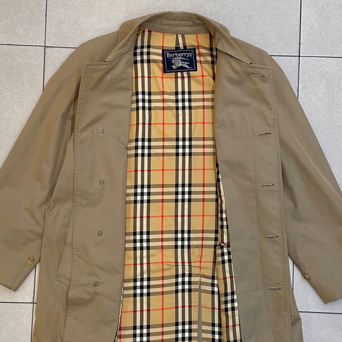 버버리 개버딘 발마칸 코트 상품이미지4