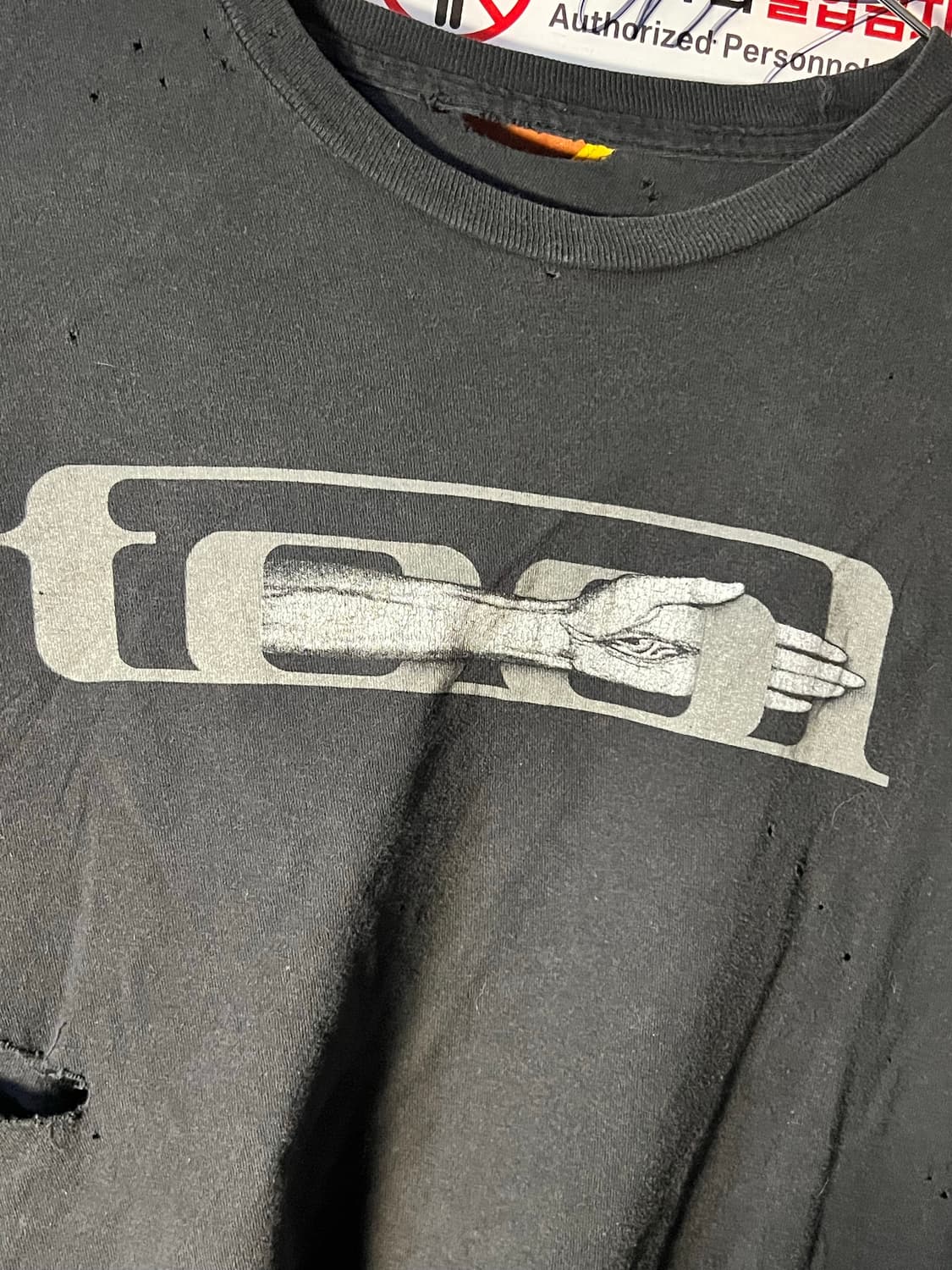 10’s Trashed Tool Tour Shirt 상품이미지1