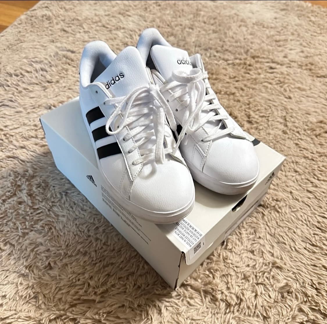 (새제품)아디다스 테니스화 판매 사이즈 250 상품이미지1