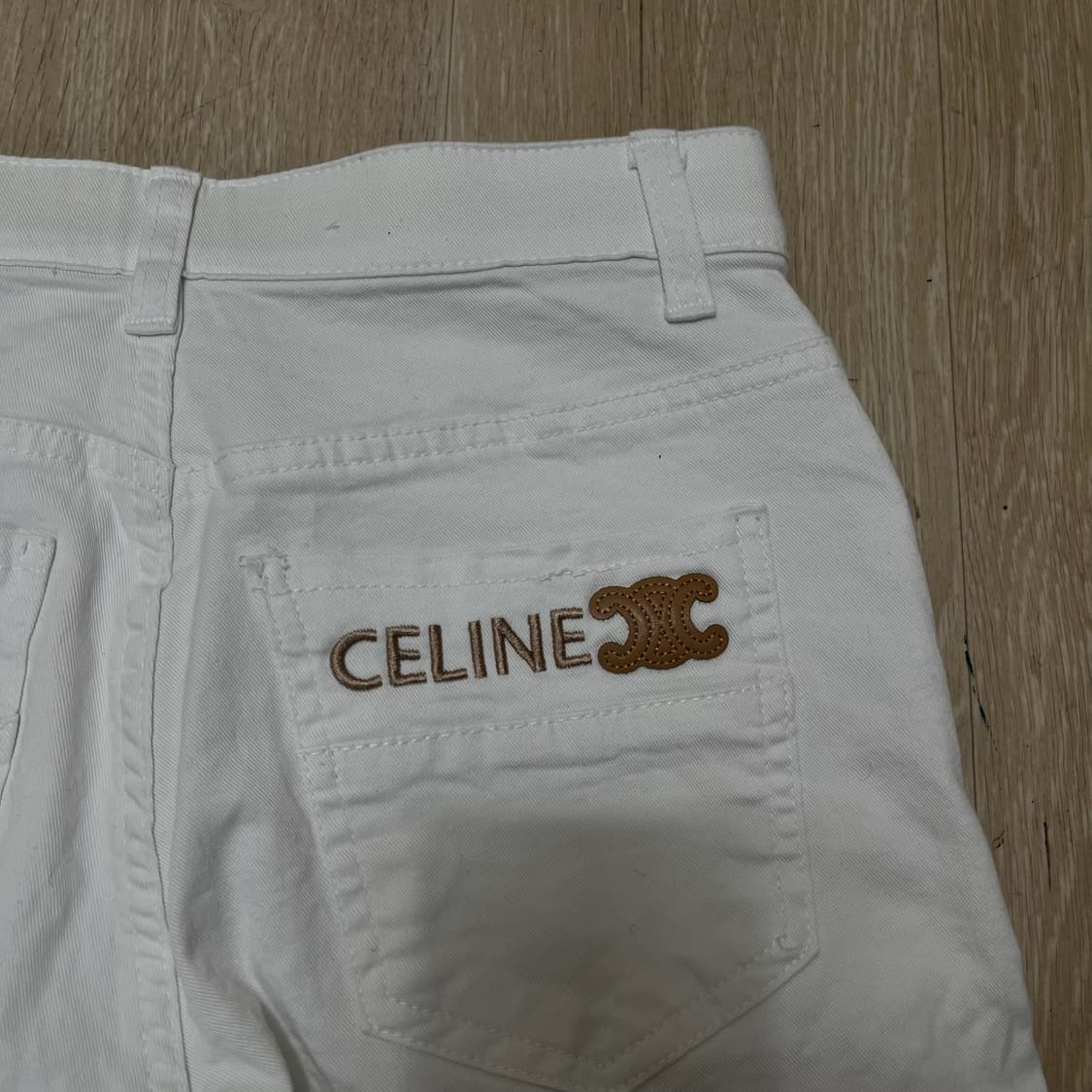 셀린느 클래식 로고 화이트 버뮤다 팬츠 반바지 S/90 상품이미지4