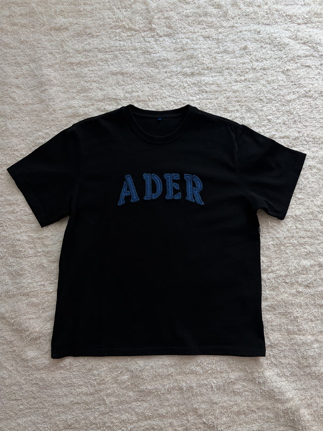 A3) 아더에러 아플리케 로고 티셔츠 상품이미지1