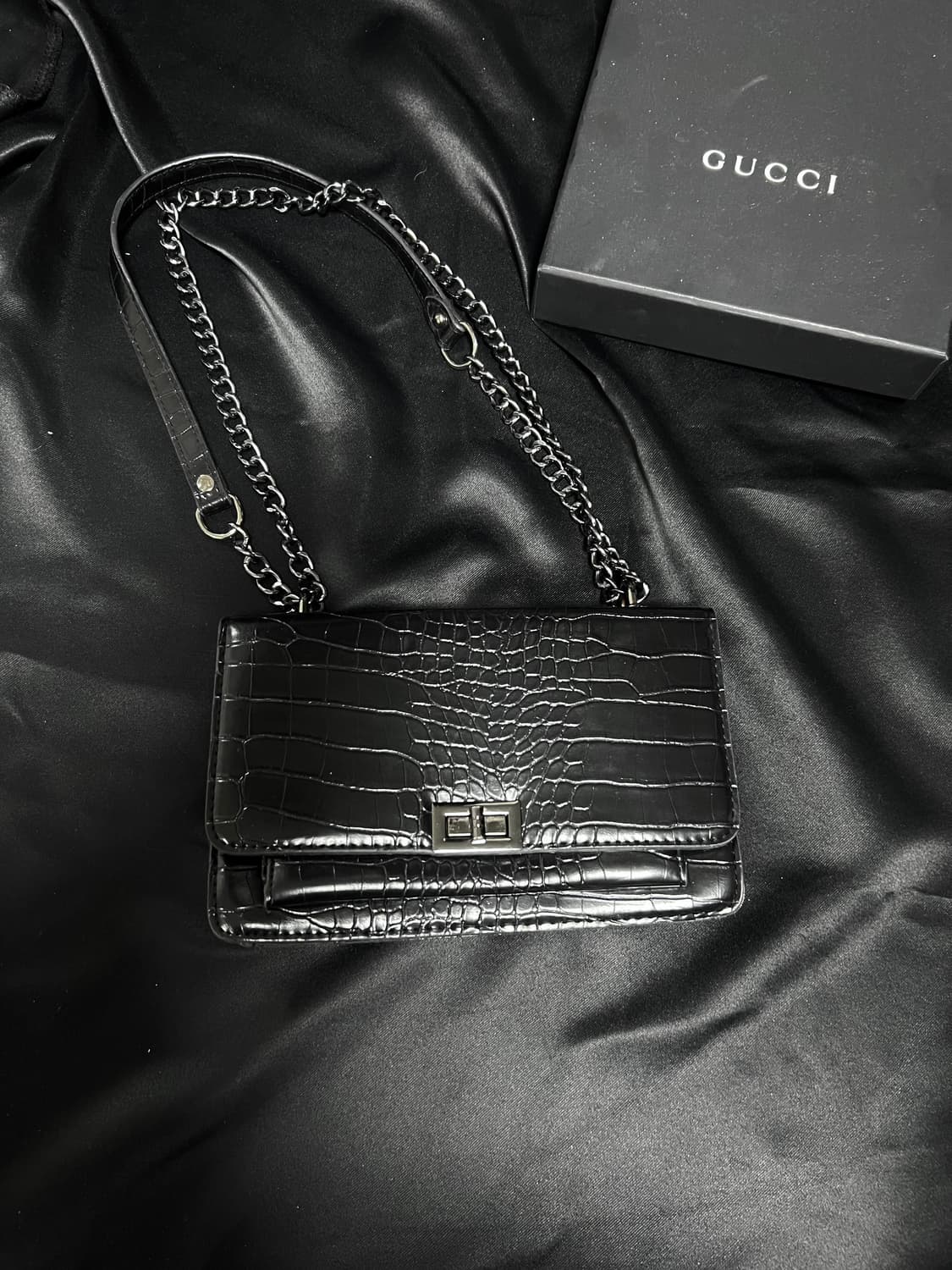 Vintage crocodile blackchain 크록 블랙체인 숄더 상품이미지1