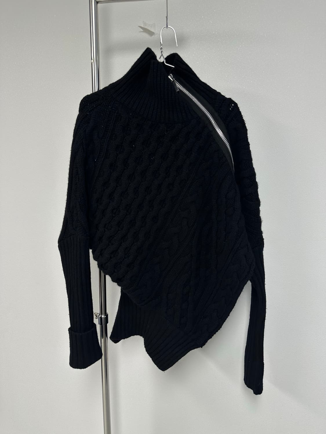 사카이 21aw 사선 니트집업 상품이미지1