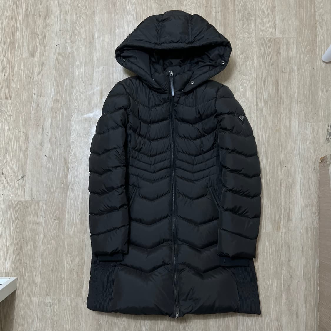 게스 여성 프리미엄 덕다운 후드 롱패딩 S/90 상품이미지1