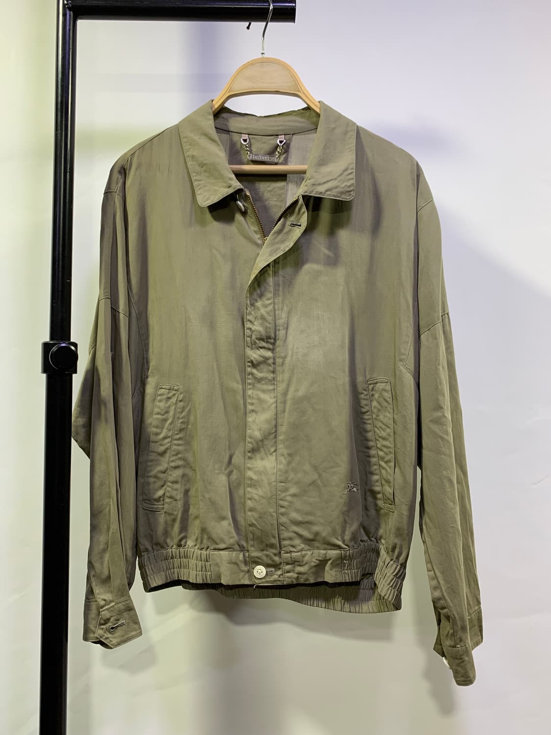 버버리 체스트 로고 집업자켓 판매합니다 상품이미지2