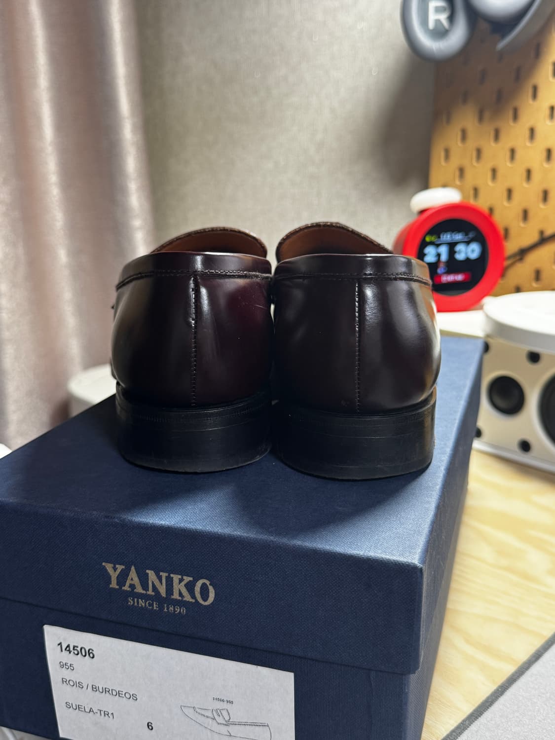 얀코 카사레스 블랙 페니로퍼 size 6  상품이미지5