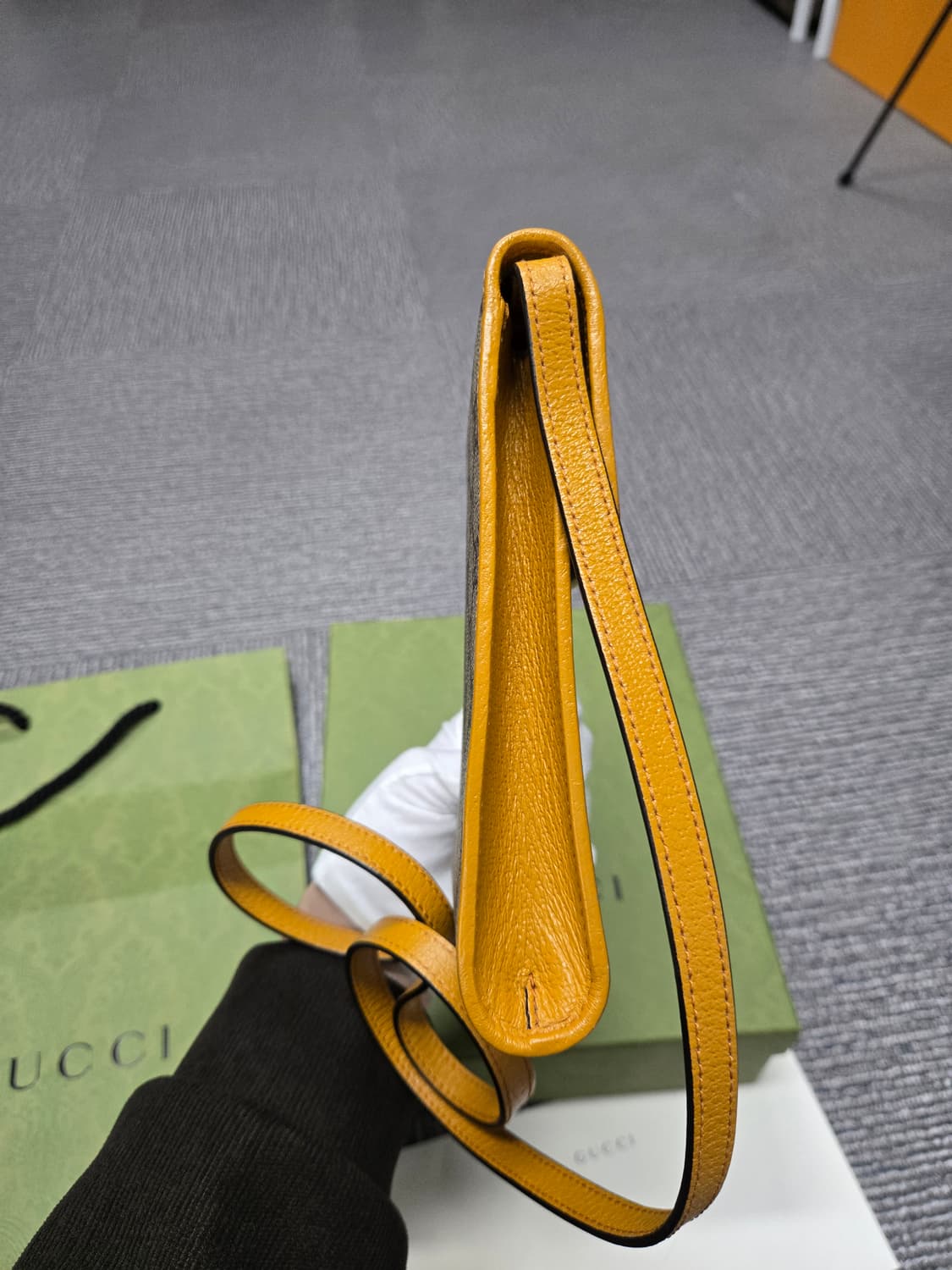 [특가][정품] 구찌 카이 한정판 폰홀더백 상품이미지3