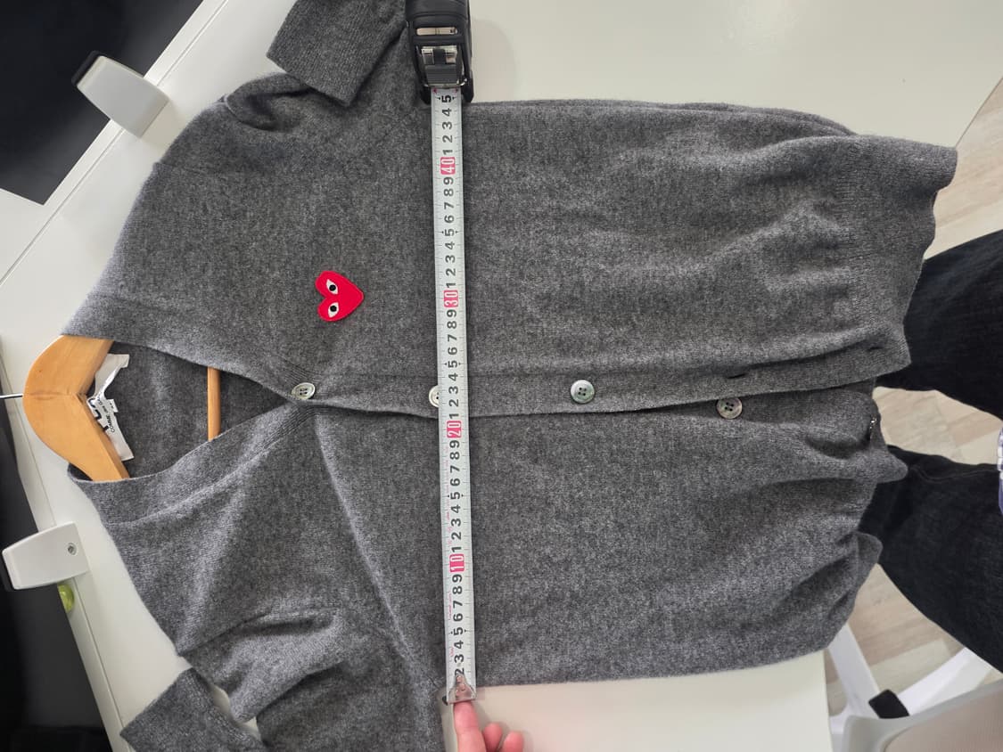 꼼데가르송 플레이 라인의 그레이 가디건  M 상품이미지7