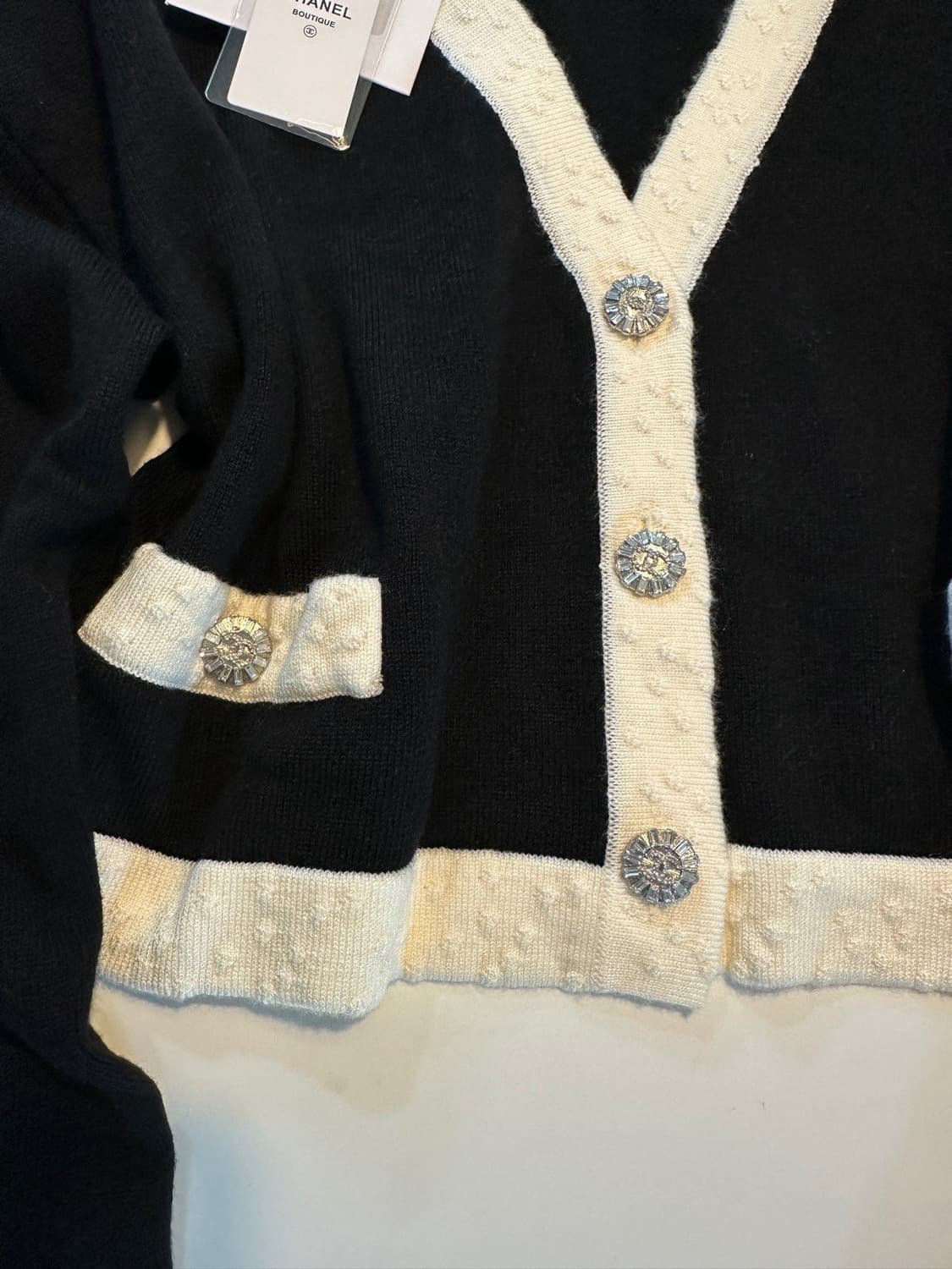 (새상품)샤넬 가디건 상품이미지8