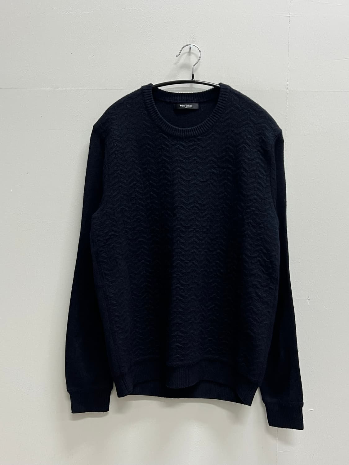 마인드브리지 헤링본 패턴 라운드 니트 다크네이비 상품이미지2