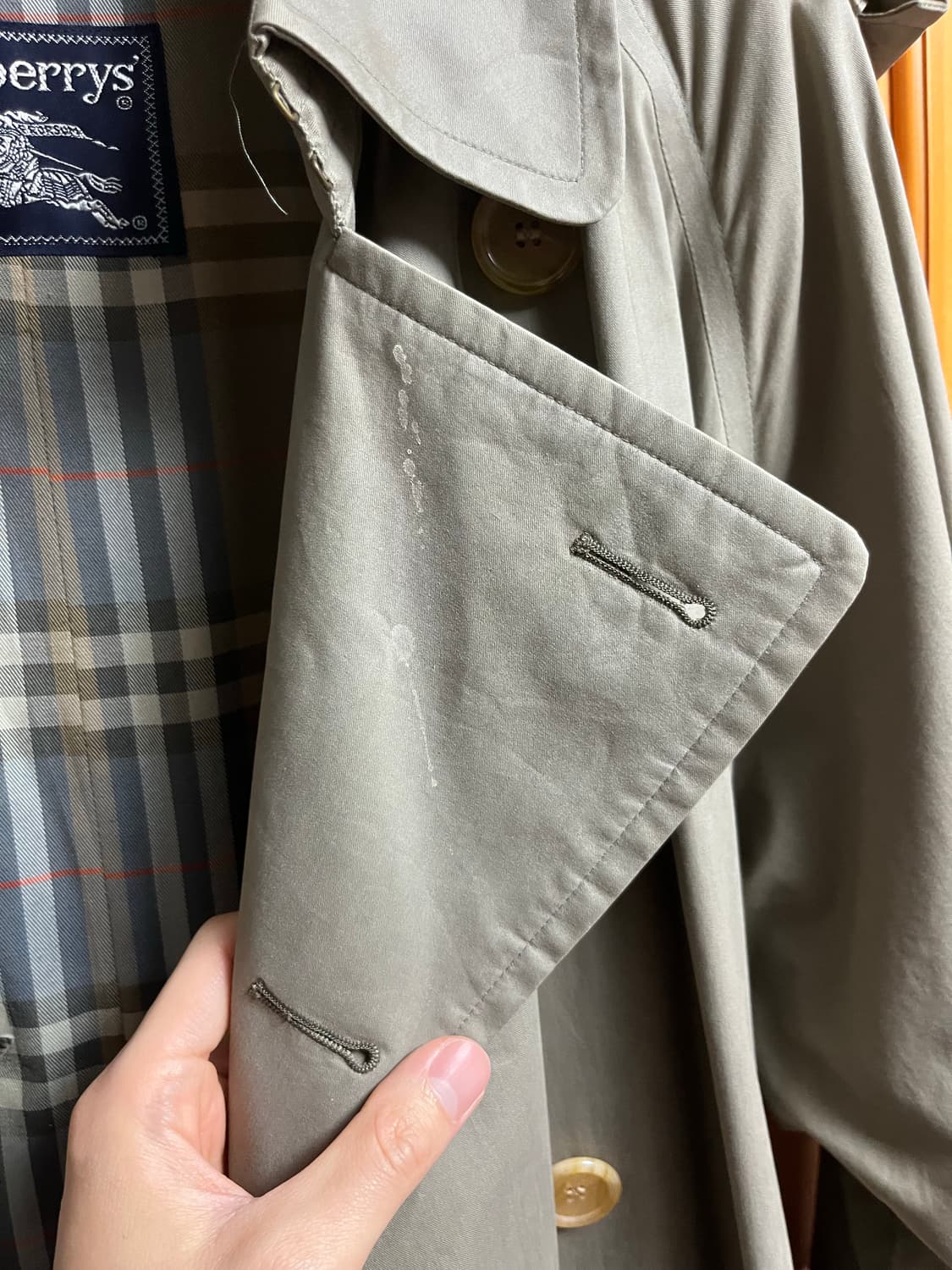 버버리 카키 트렌치코트 상품이미지5