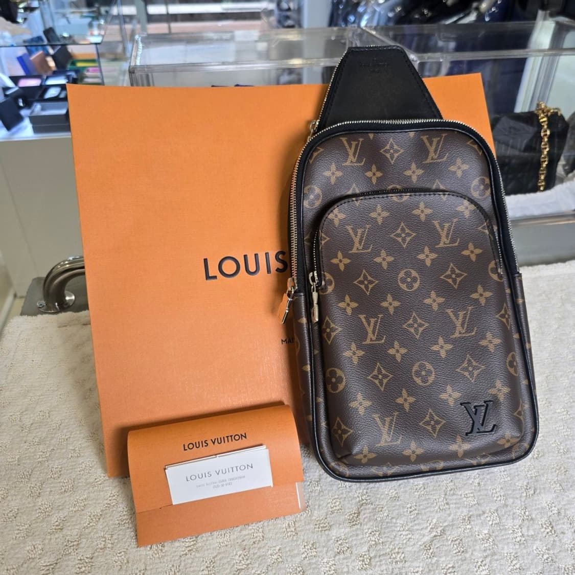 [중고/정품] 루이비통 에비뉴 슬링백 NM 모노그램 마카사르 상품이미지1