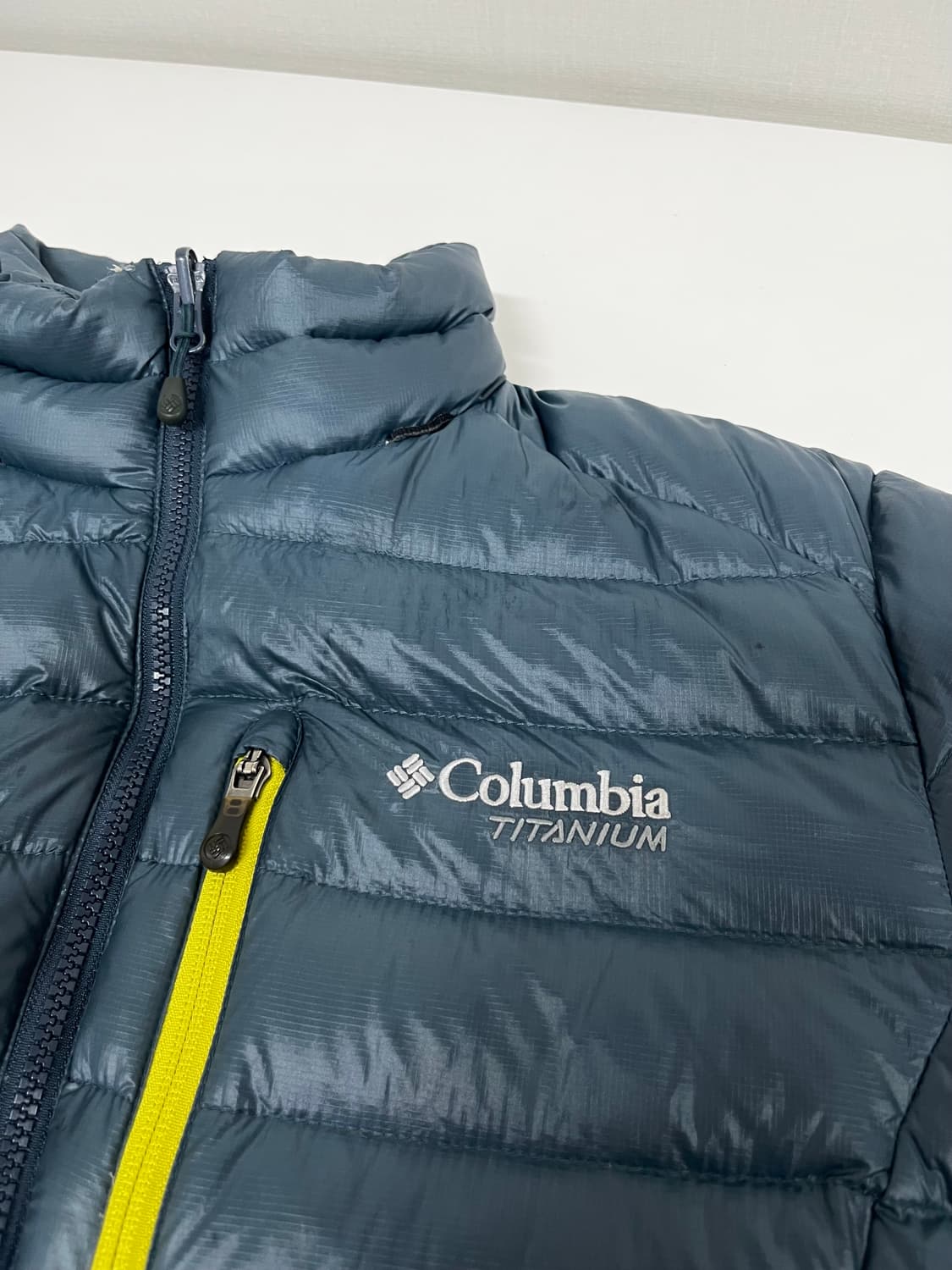 [L] 콜롬비아 구스다운 경량패딩 상품이미지5