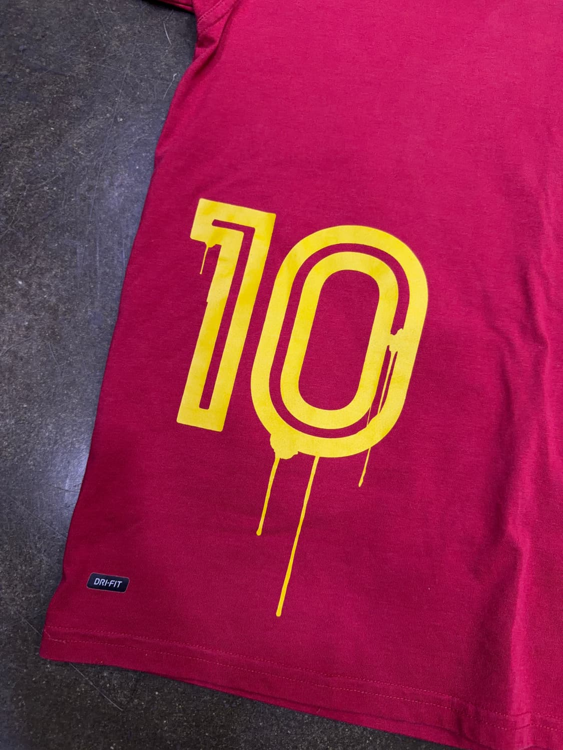 나이키 FC 바르셀로나 R10 매지션 호나우지뉴 드라이핏 티셔츠 M 상품이미지3