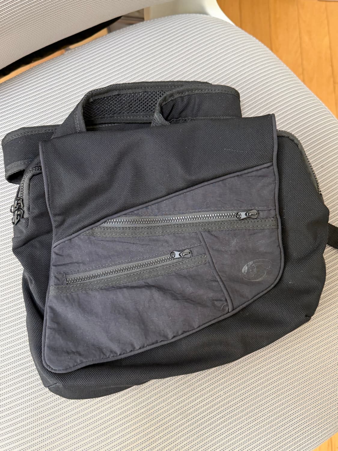 산산기어 포켓 크로스백 블랙 상품이미지1