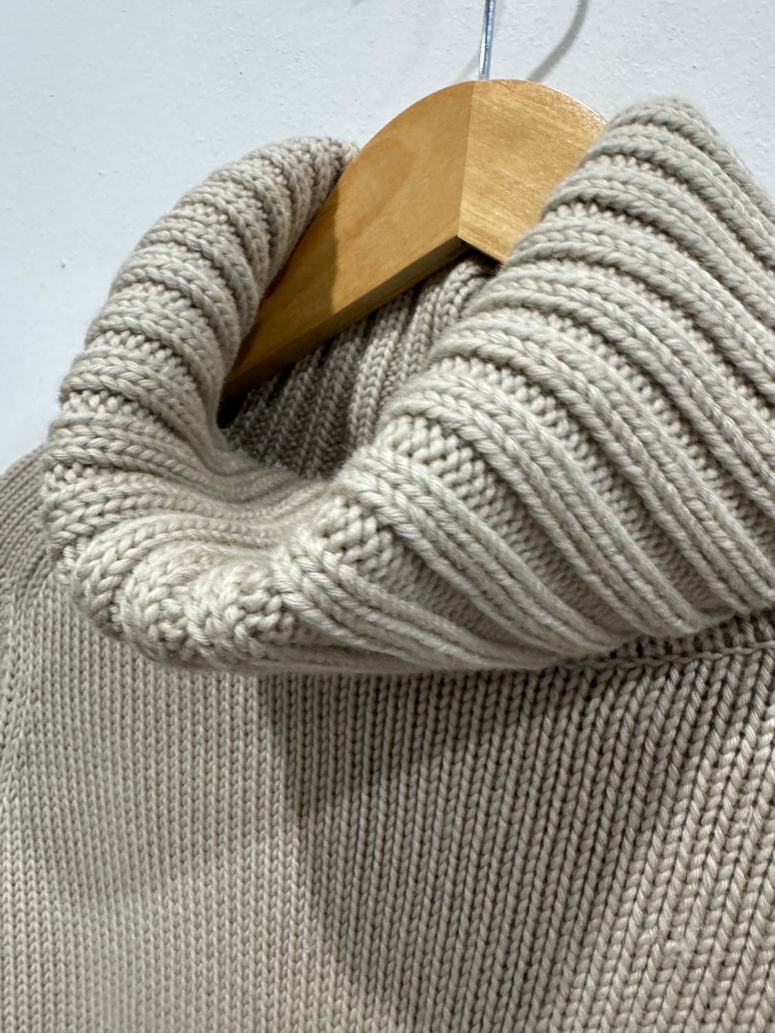 Theory 터틀넥 니트 베이지 4사이즈 상품이미지3