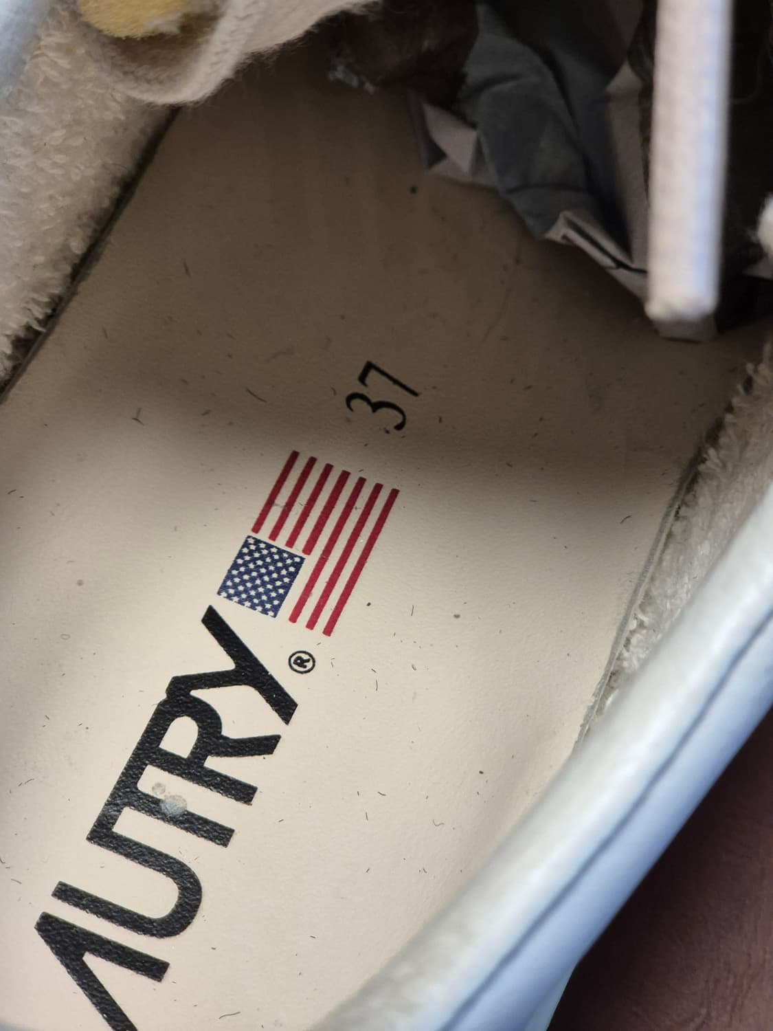 235-240 (37)오트리 메달리스트 로우 스니커  상품이미지9