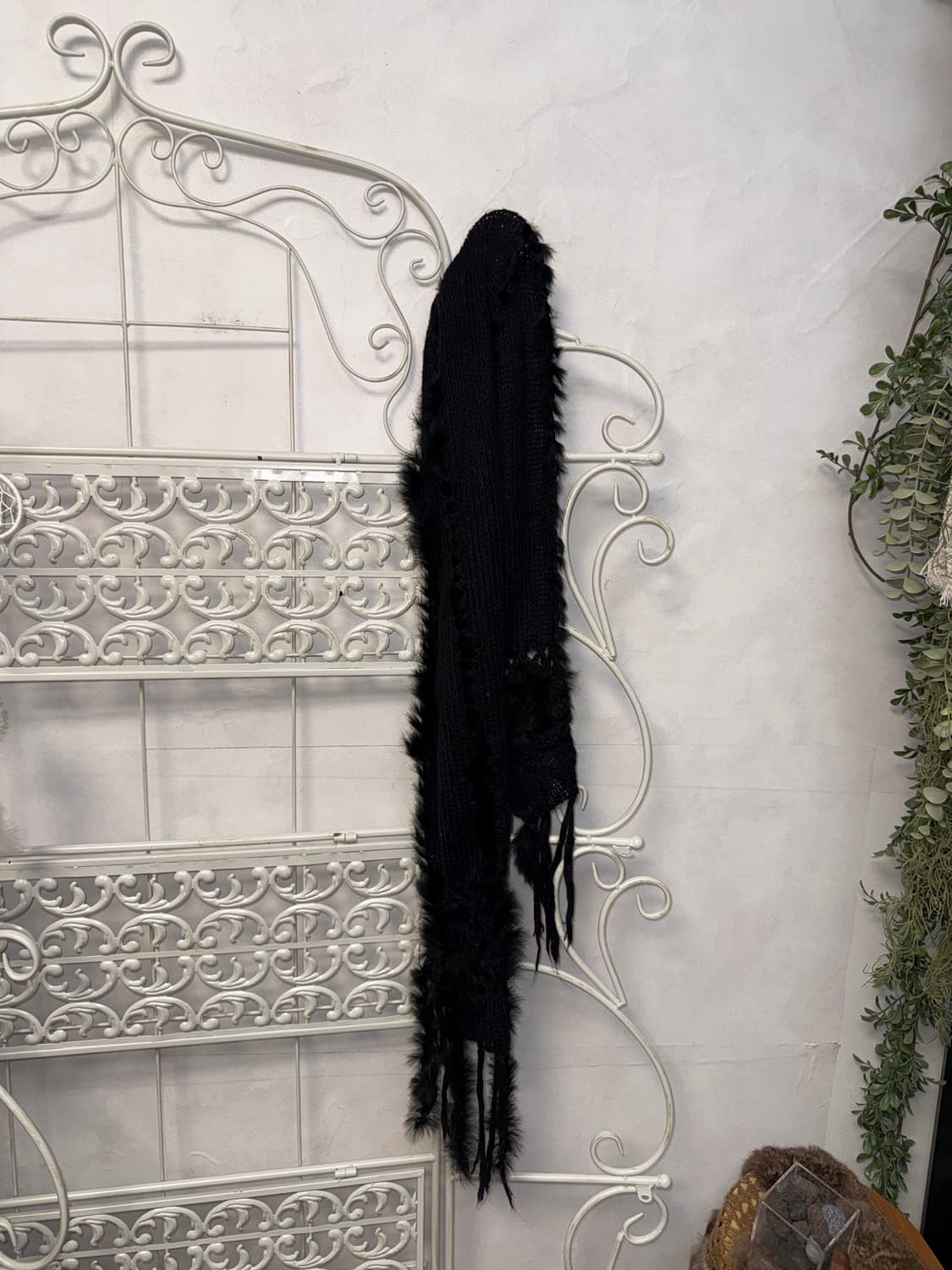 Black rabbit fur trimmed crochet muffler 상품이미지4