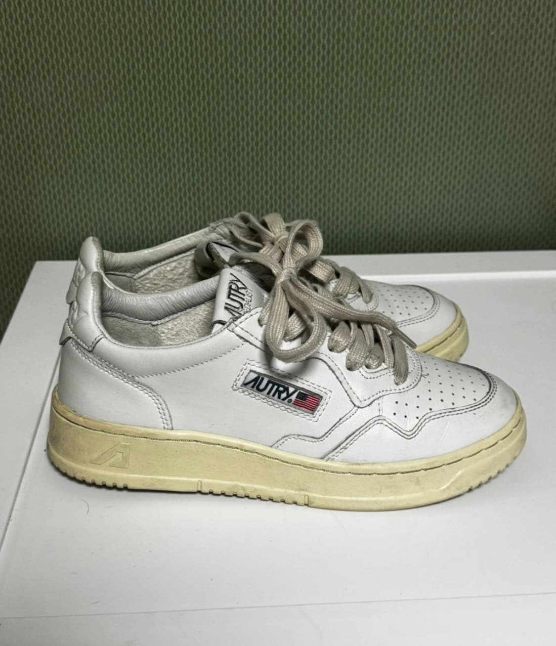 오트리 메달리스트 스니커즈 leather in white 240 상품이미지2