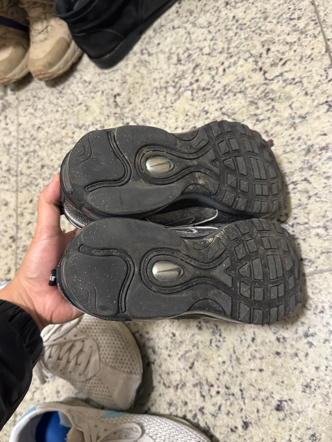 꼼데옴플 에어맥스 97 285 상품이미지3