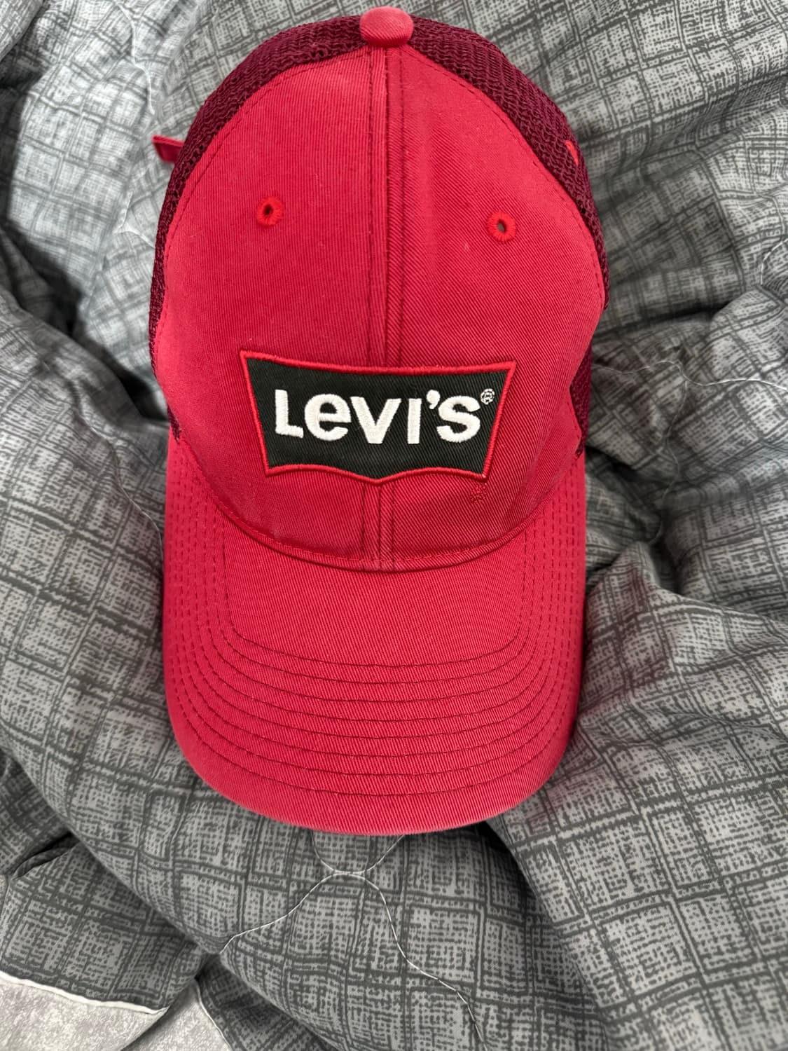 리바이스 빨간색 메쉬 볼캡 FREE 상품이미지1
