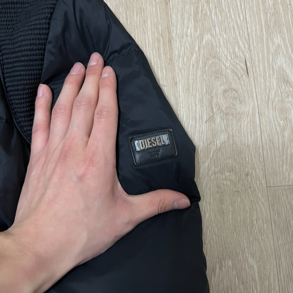 디젤 여성 클래식 와펜 덕다운 롱패딩 S/90  상품이미지4