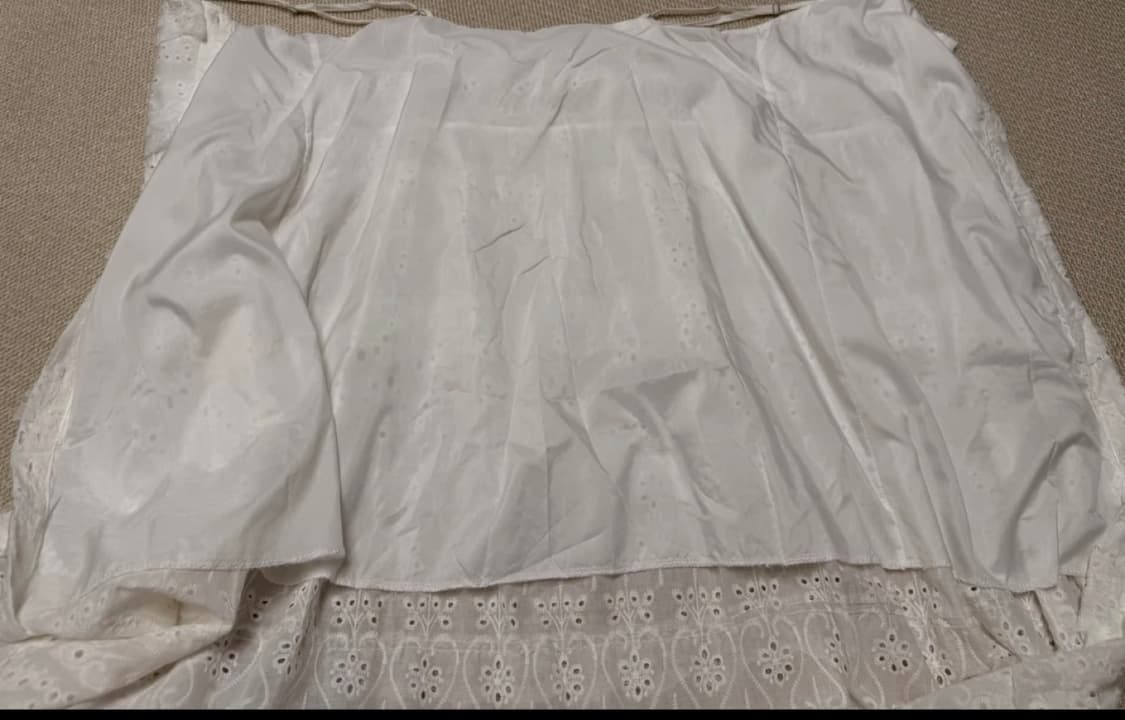 롱맥시 펀칭 프릴 뷔스니에 원피스 상품이미지4