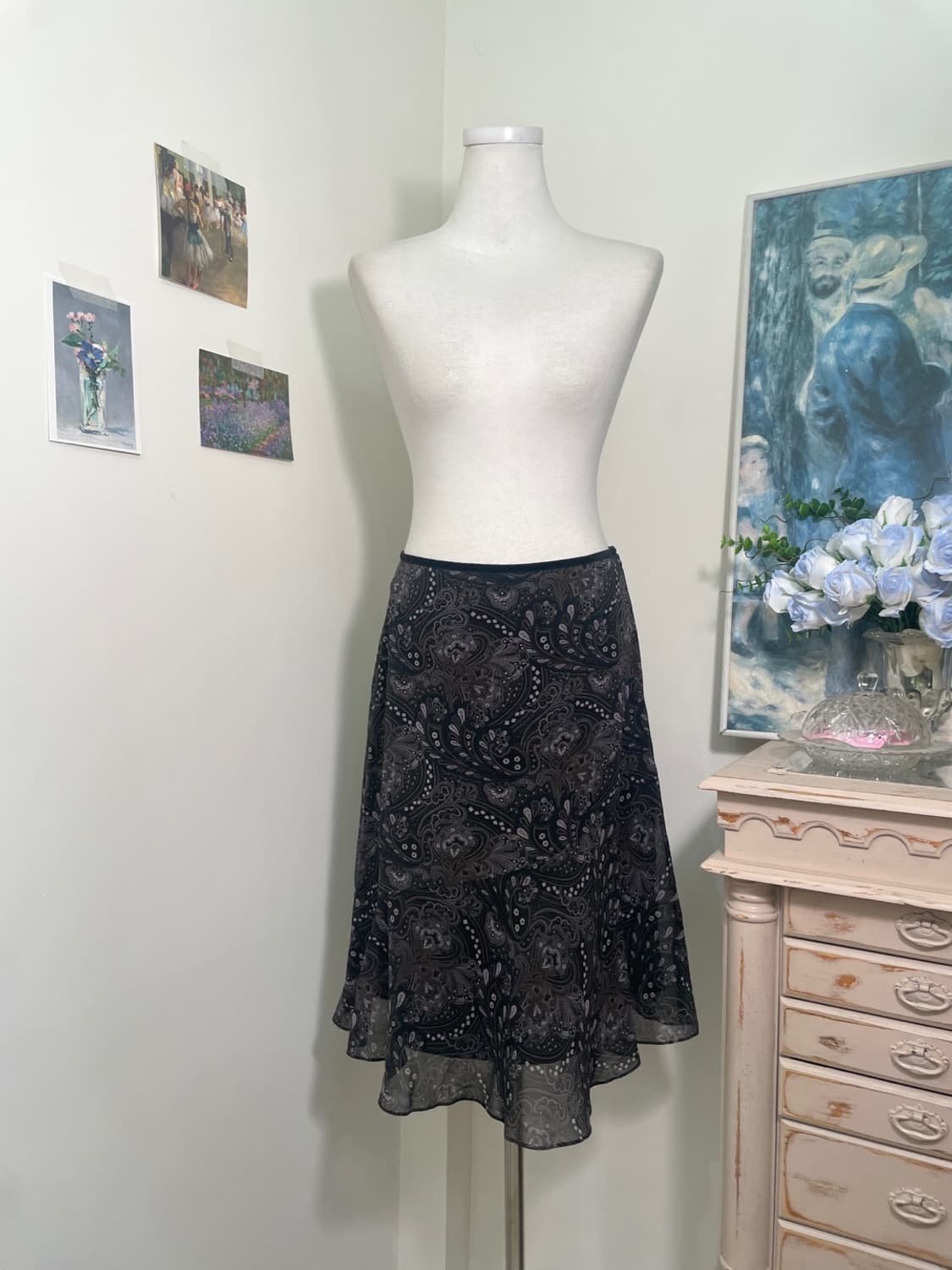 black lavender pasley ruffle point midi 상품이미지1