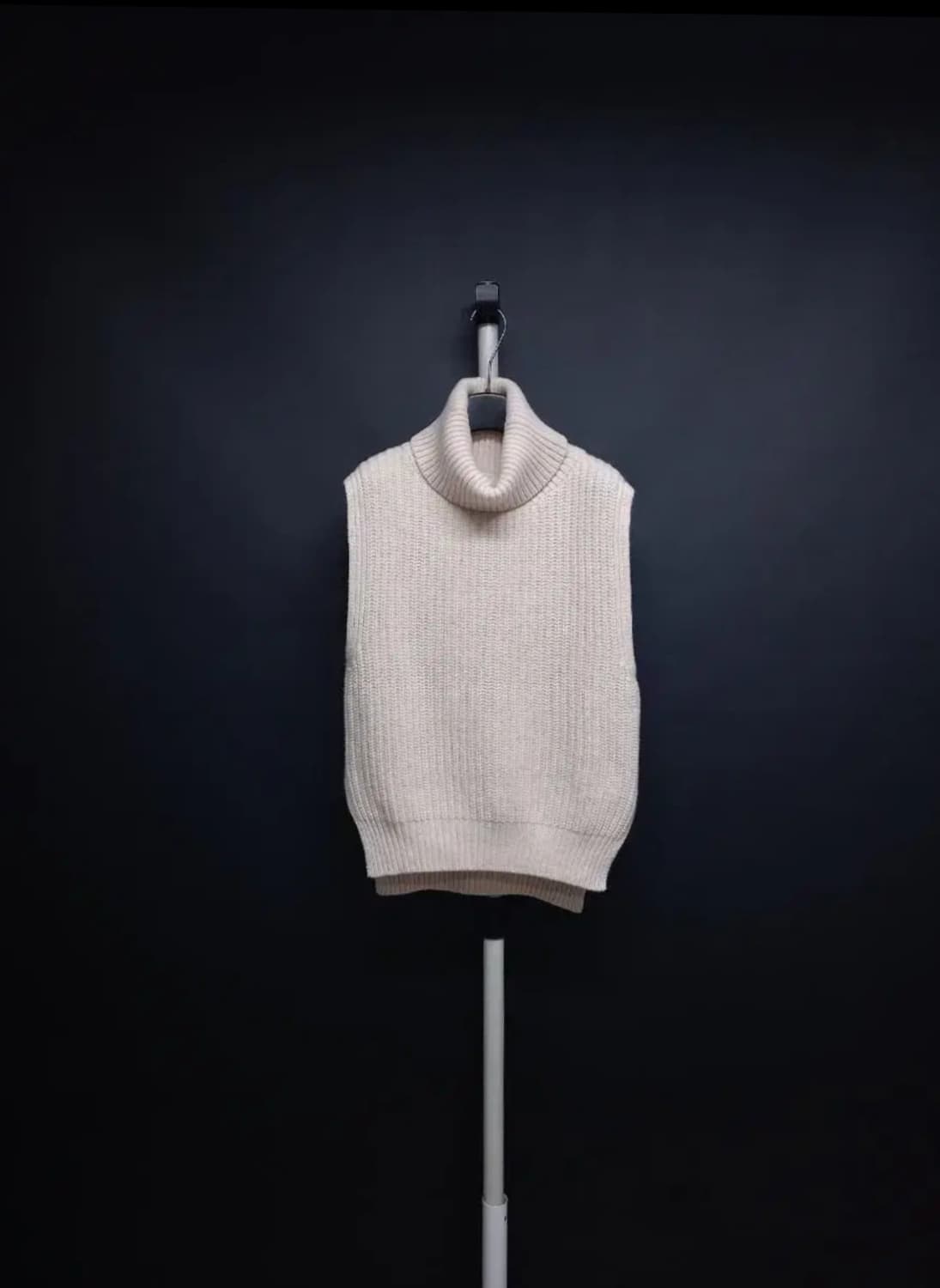 새 BLOSSOM 블라썸 하이넥 울 베스트 F 상품이미지1