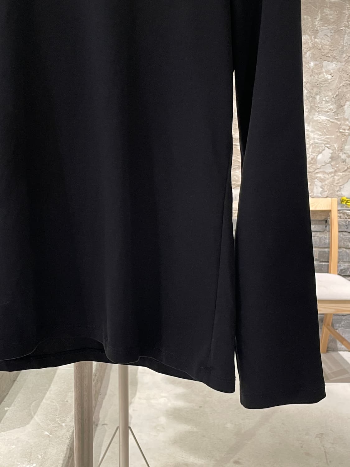 샤넬 유니폼 블랙 암 로고 코튼 롱 슬리브 상품이미지5