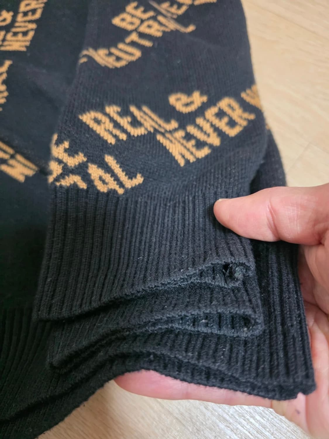 자라 텍스트 자카드 라운드넥 니트 상품이미지5