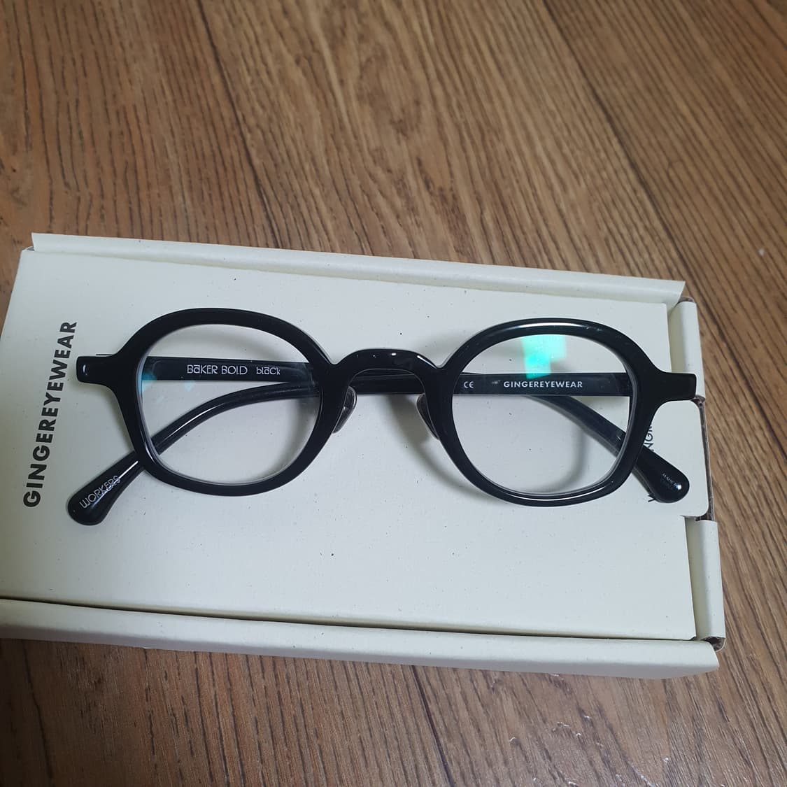 진저아이웨어 베이커 볼드 블랙 판매합니다. 
 상품이미지1