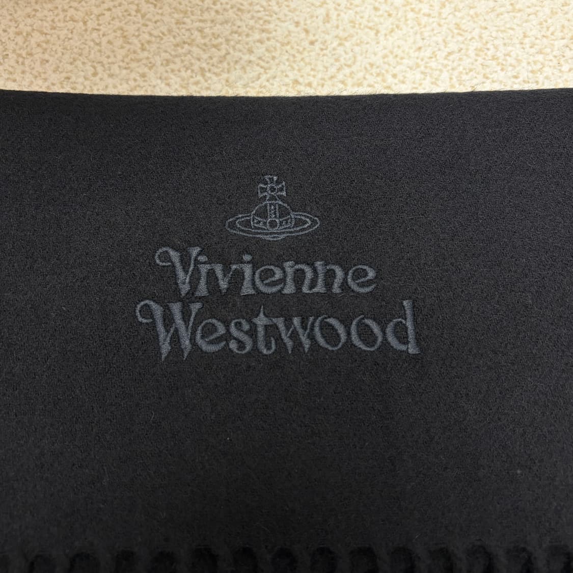 비비안웨스트우드 울 로고 머플러 블랙 상품이미지2