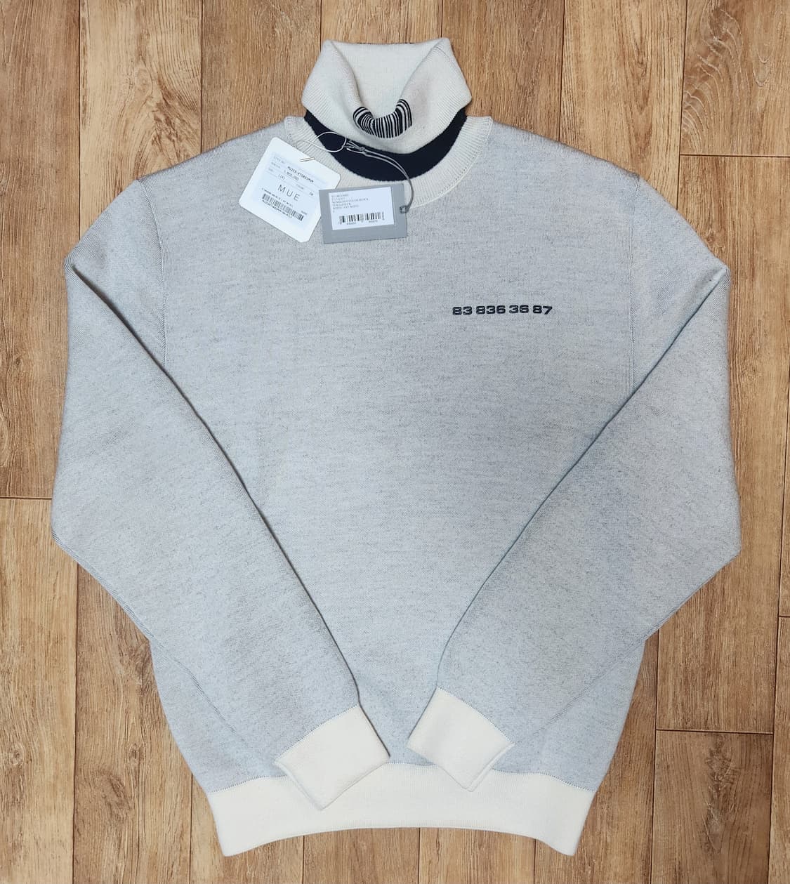 베트멍 vtmnts 넘버 터틀 넥 스웨터 새상품 상품이미지1