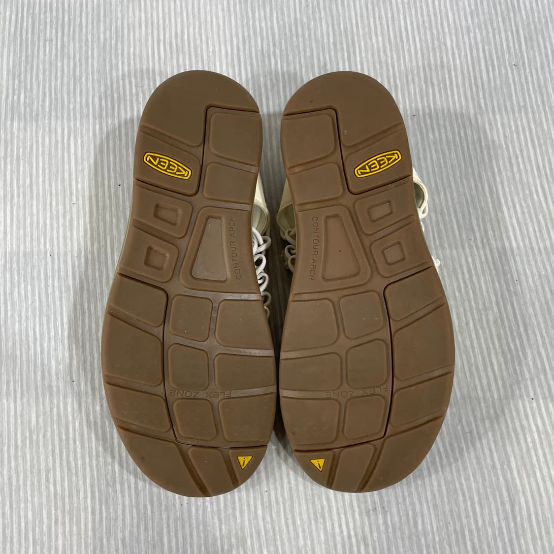 703) KEEN 킨 유니크 샌들 화이트 캡 콘스타크 280mm 상품이미지7