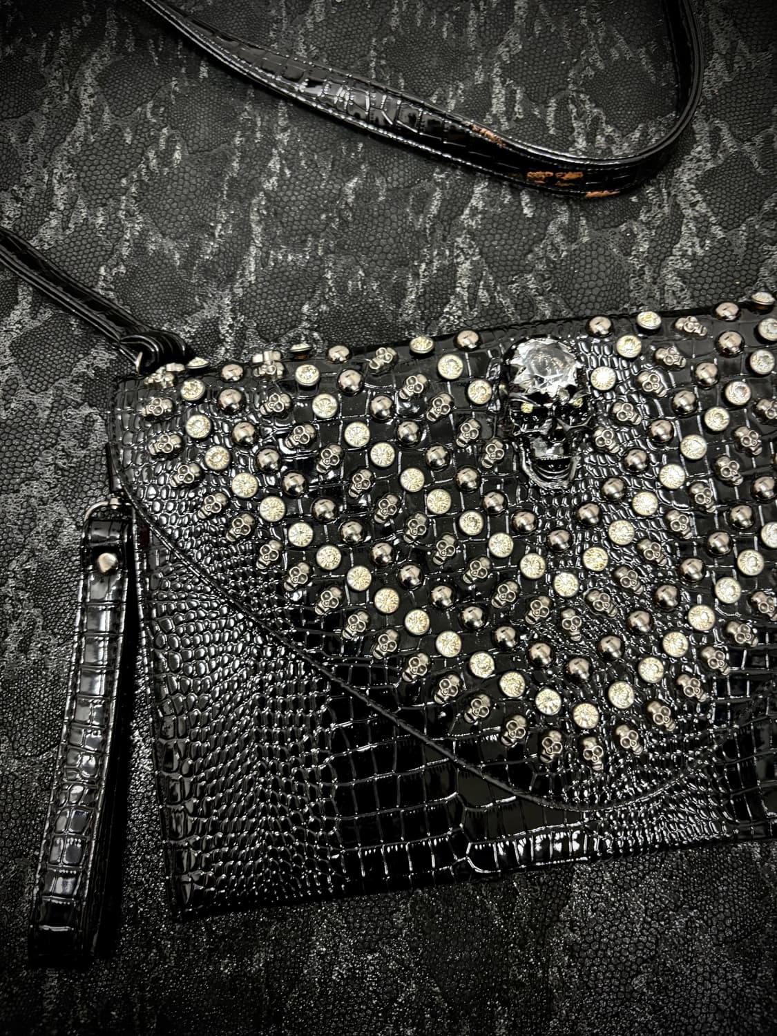 “Vintage”Skull Studded Bag 상품이미지4