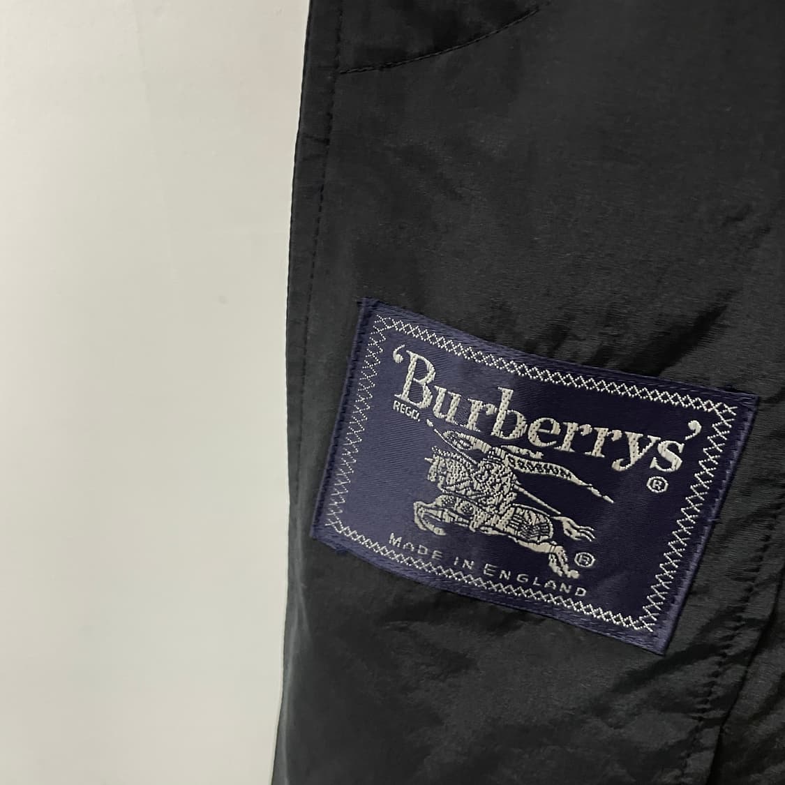 버버리 블랙 싱글 코트 10 상품이미지5